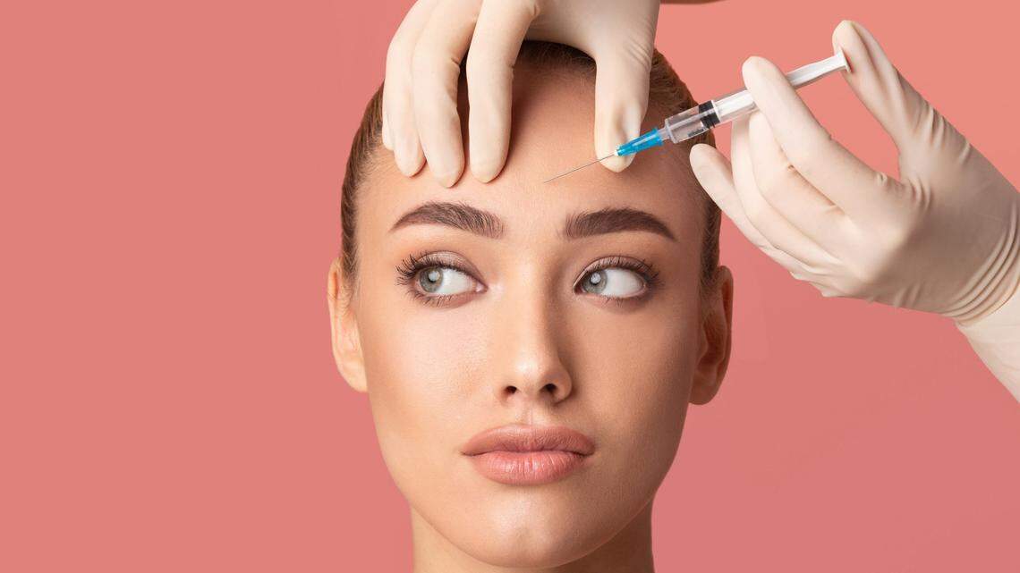 Before undergoing cosmetic procedures, ask about the training and certification of the person doing the injection, says Dr. Carlos Wolf. as there is a growing number of inexperienced practitioners .