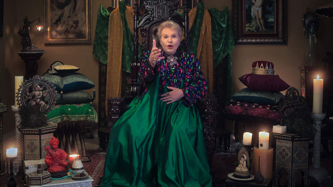 ‘Mucho mucho amor’ delves into the life and secrets of the astrologer Walter Mercado