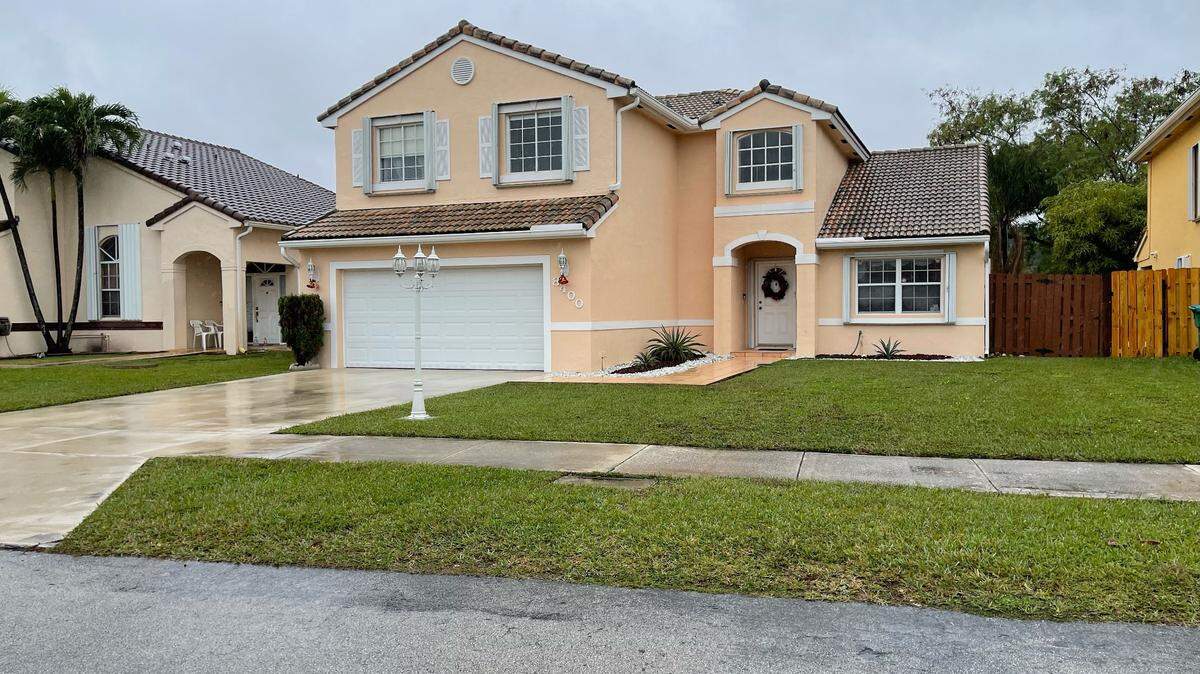 File art of a West Kendall home.