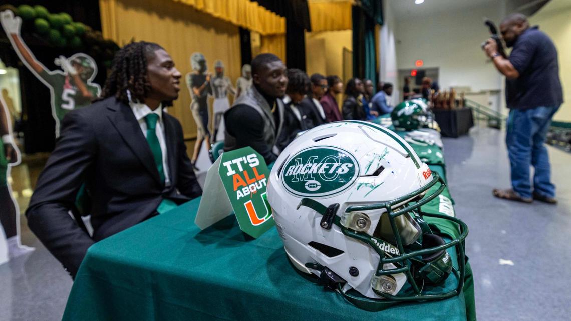Miami Central celebrated stellar signing class as Marcelin, Wallace sign with Canes