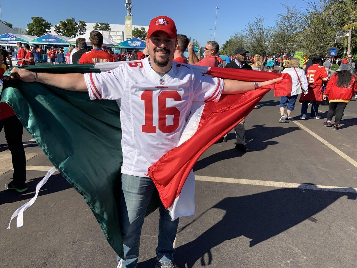 49ers fan Carlos Lascurain of Torreon, Mexico wanted to let you know his team and his country at Super Bowl 54