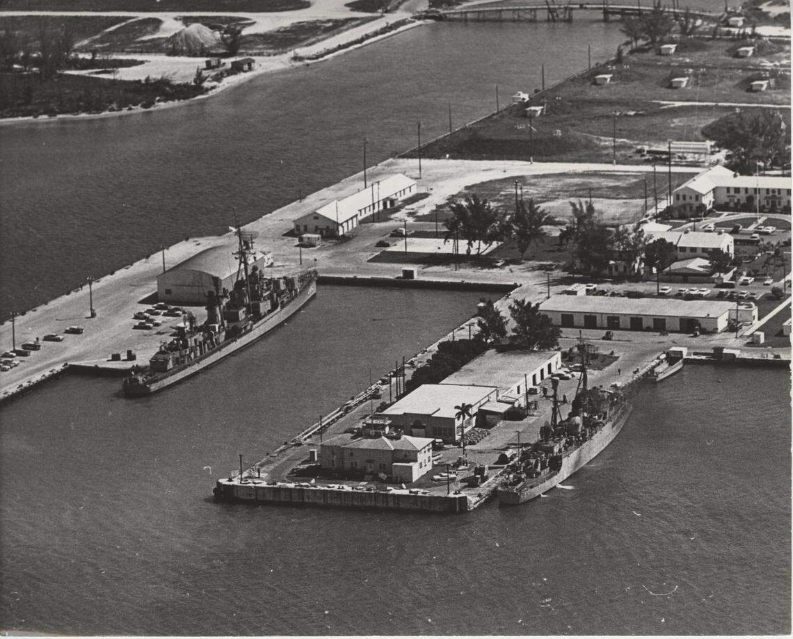 10/25/1962: Navy destroyers at dockside in Key West.