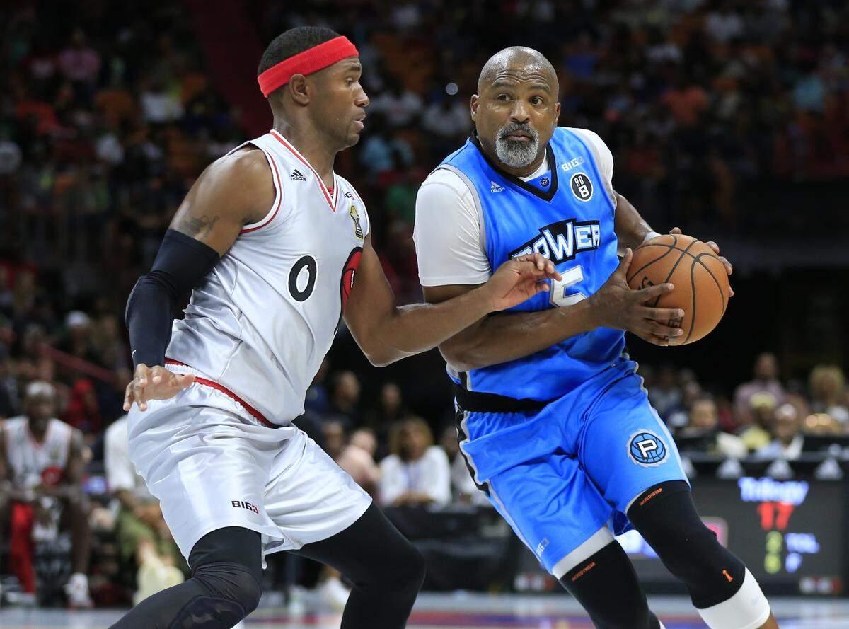 Power’s Cuttino Mobley drives against Trilogy’s Derrick Byars during BIG3 basketball at American Airlines Arena in Miami on June 20, 2018.