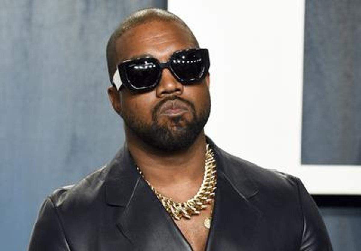 Rapper Kanye West posted a threatening tweet saying that Jews had “toyed with me and tried to black ball anyone who opposes” their “agenda.”