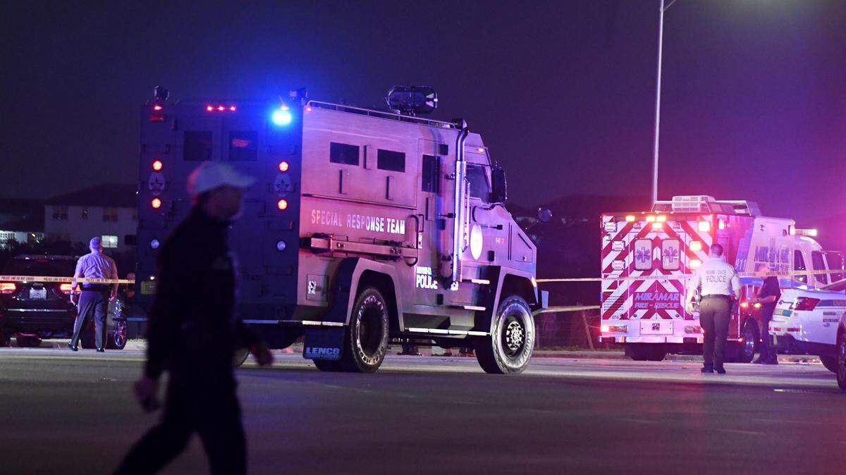 Broward County prosecutors ended their manslaughter prosecution of three of the four Miami-Dade police officers charged in the fatal December 2019 shootout on Miramar Parkway.