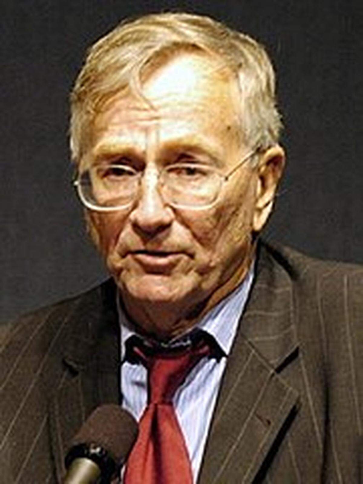When he wrote a book about some of President John F. Kennedy’s reckless behavior, investigative journalist Seymour Hersh learned that the details about Kennedy’s sex life captivated readers the most.