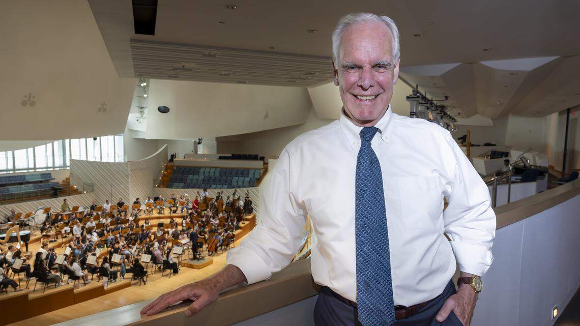 New World Symphony CEO Howard Herring announces retirement