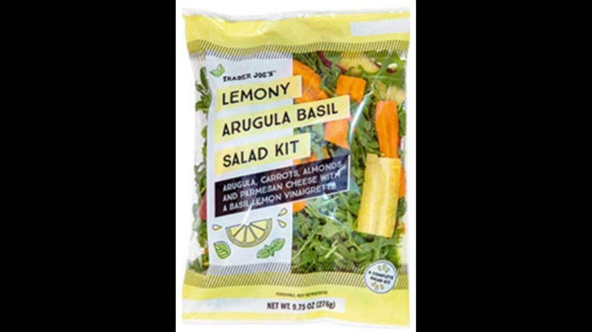 Bolsa de ensalada de arrúgula y albahaca con limón de Trader Joe's