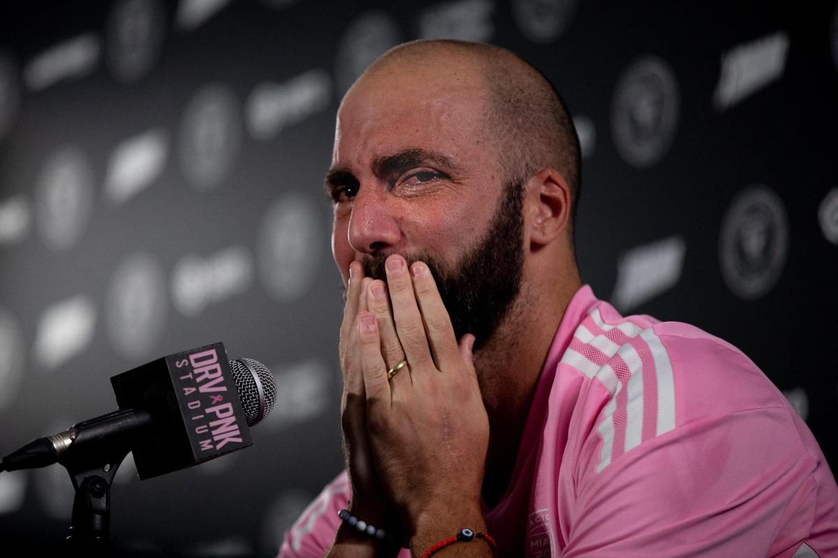 Inter Miami forward Gonzalo Higuaín (10) reacts as he announces his retirement during a press conference on Monday, October 3, 2022 at DRV PNK Stadium in Fort Lauderdale, Florida.