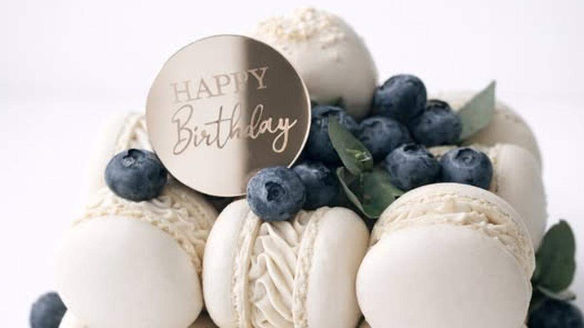 Owned and operated by Natalie Thomas, Déjà Vu Sweets creates statement cakes and other desserts for weddings and other major celebrations.