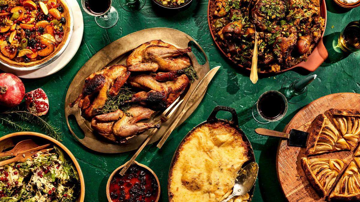 Choose wisely when building your Thanksgiving dinner plate and you can avoid a food coma. 