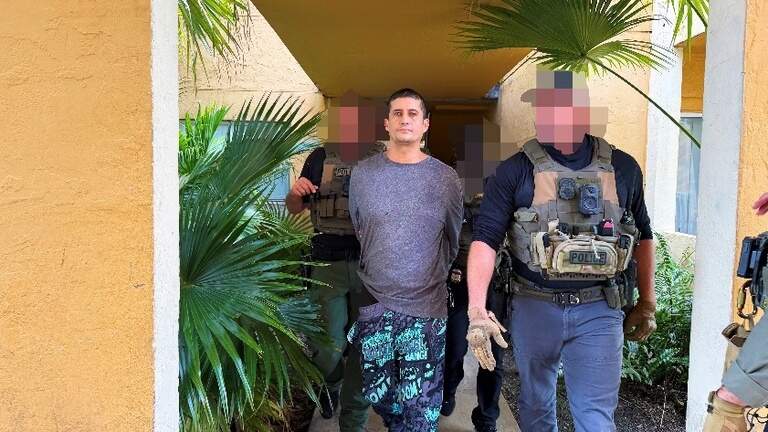 He posed as an ICE official and demanded free food then came threats, feds say