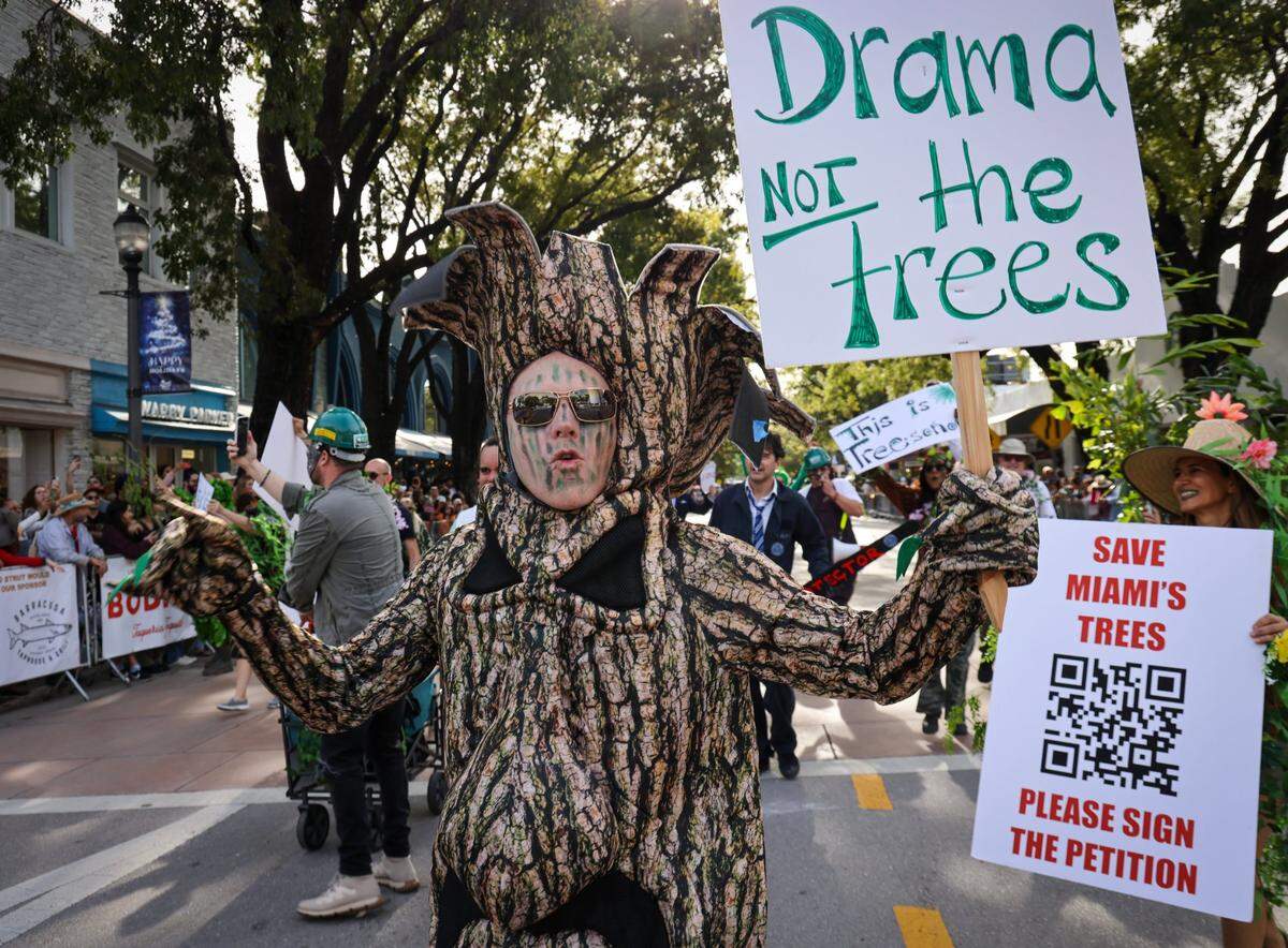 City of Miami proposition of tree removal in favor of developers, is addressed by paraders.