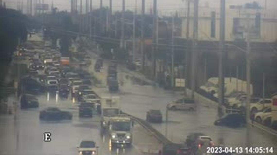 Traffic alert: Flooding shuts down streets in downtown Fort Lauderdale and near airport