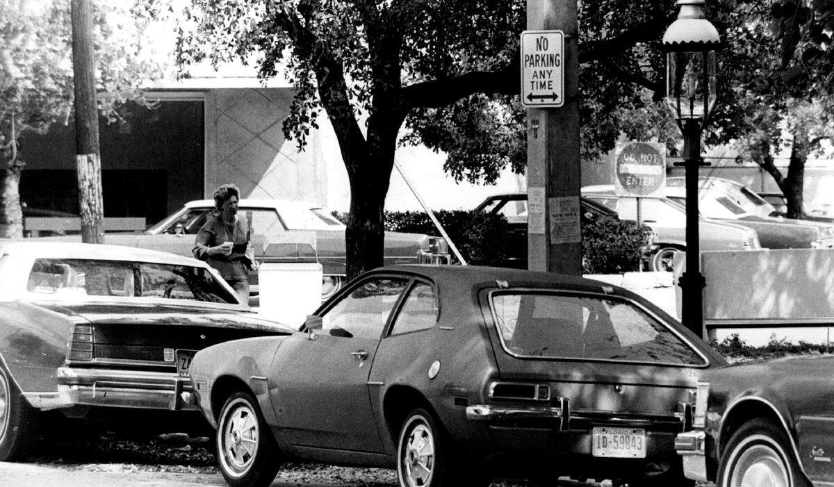 Parked cars along Commodore Plaza in 1978.