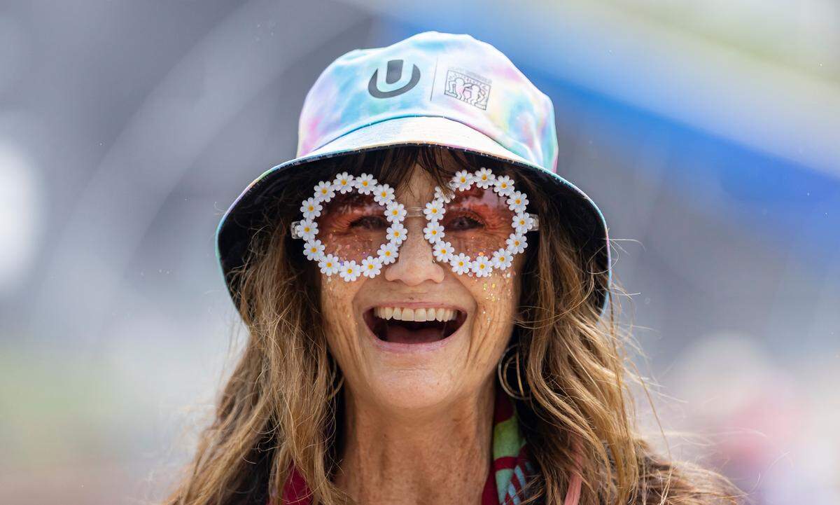 Cindy Wixon, from South Dakota, attends Ultra Music Festival’s 25th anniversary at Bayfront Park on Saturday, March 29, 2025, in downtown Miami, Fla. 