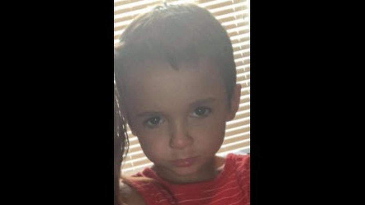 Alachua County deputies are asking for help in finding a 5-year-old boy and 40-year-old woman who went missing on the Fourth of July.