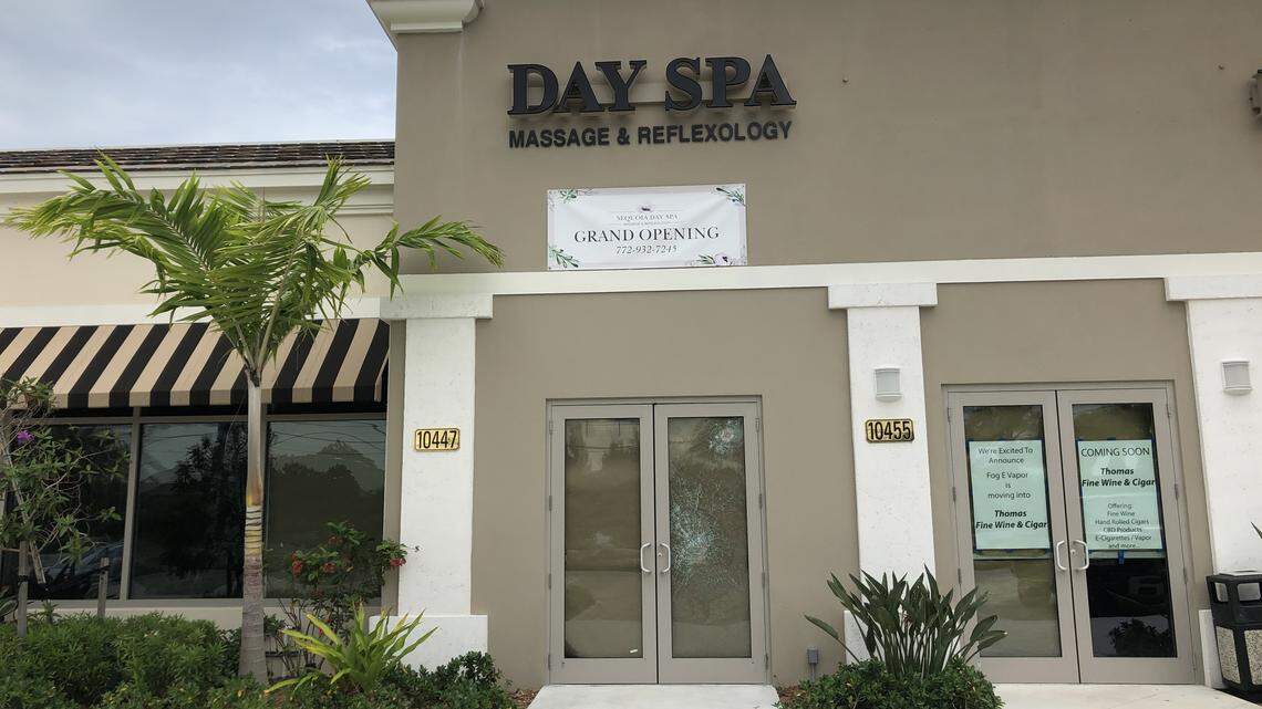 Witnesses say police attempted to break down the door of Sequoia Apple Day Spa in Hobe Sound when no one answered the door.