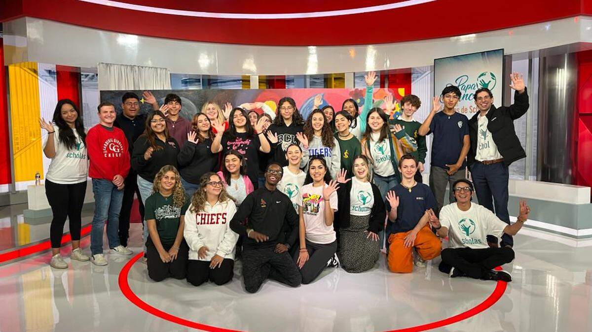Students and volunteers at Telemundo studios in Miami celebrating Scholas Ocurrente’s anniversary.