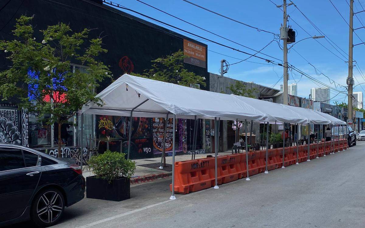Wynwood’s Businesss Improvement District has worked with its member restaurants to turn parking spaces into outside seating, the only kind of dine-in restaurant service that Miami-Dade County will allow starting July 9 to slow the spread of the coronavirus.
