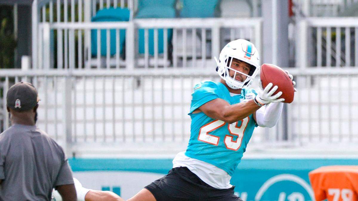 Miami Dolphins defensive back Brandon Jones (29) do drills during practice at Baptist Health Training Complex in Hard Rock Stadium on Wednesday, October 20, 2021 in Miami Gardens, Florida, in preparation for their game against the Buffalo Bills at Highmark Stadium on Sunday, October 31.
