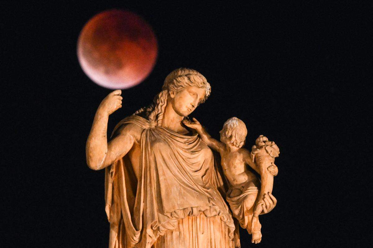 blood moon total lunar eclipse