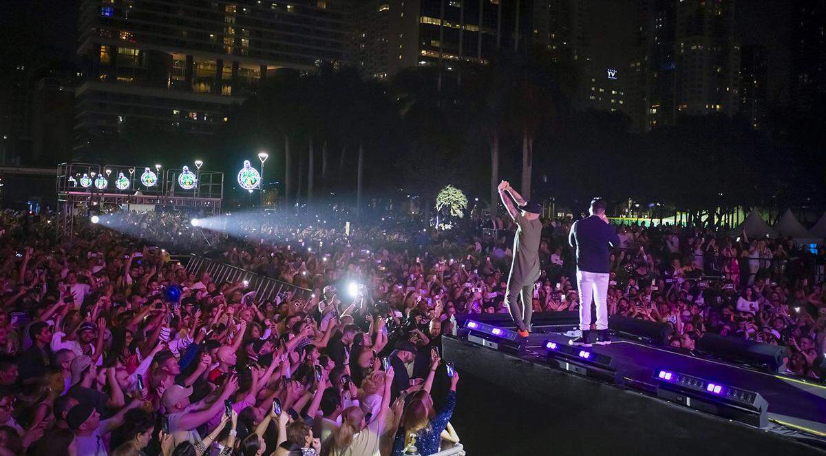 Chino y Nacho perform during the New Year’s Eve Celebration.