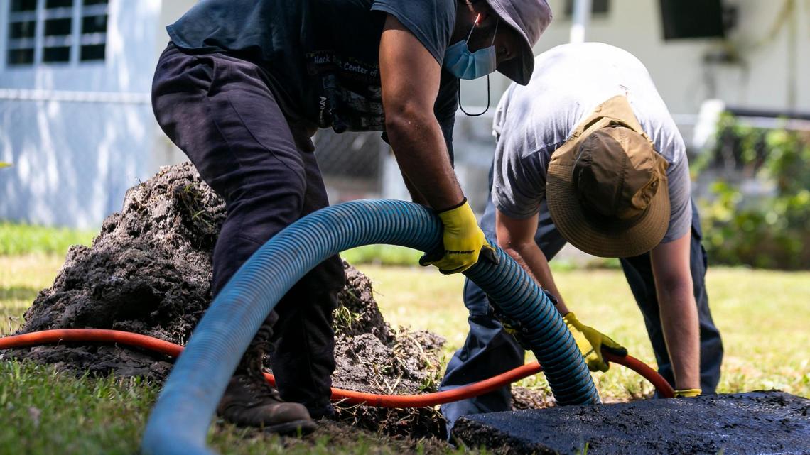 Failing septic tanks are big problem for the bay. Miami-Dade finally starts to deal with them