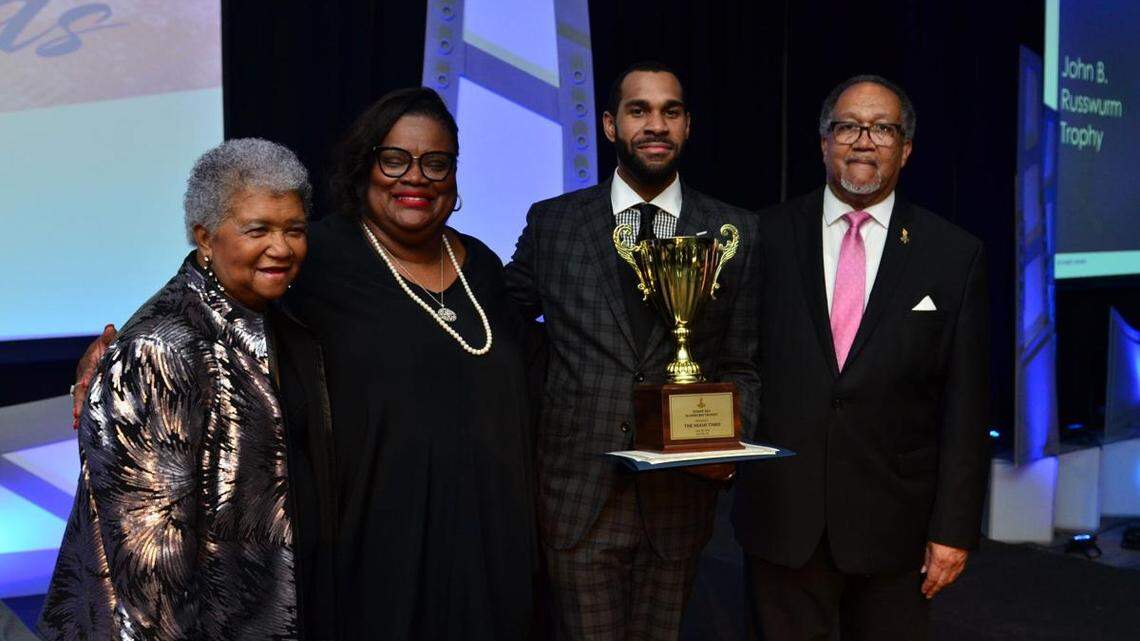 ‘I saw a lot of opportunity.’ Miami Times owner Garth Reeves III buys Biscayne Times.