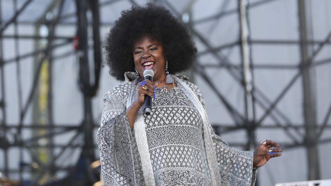 Betty Wright performs during the 12th annual Jazz in the Gardens Music Festival in Miami Gardens on Saturday, March 18, 2016.