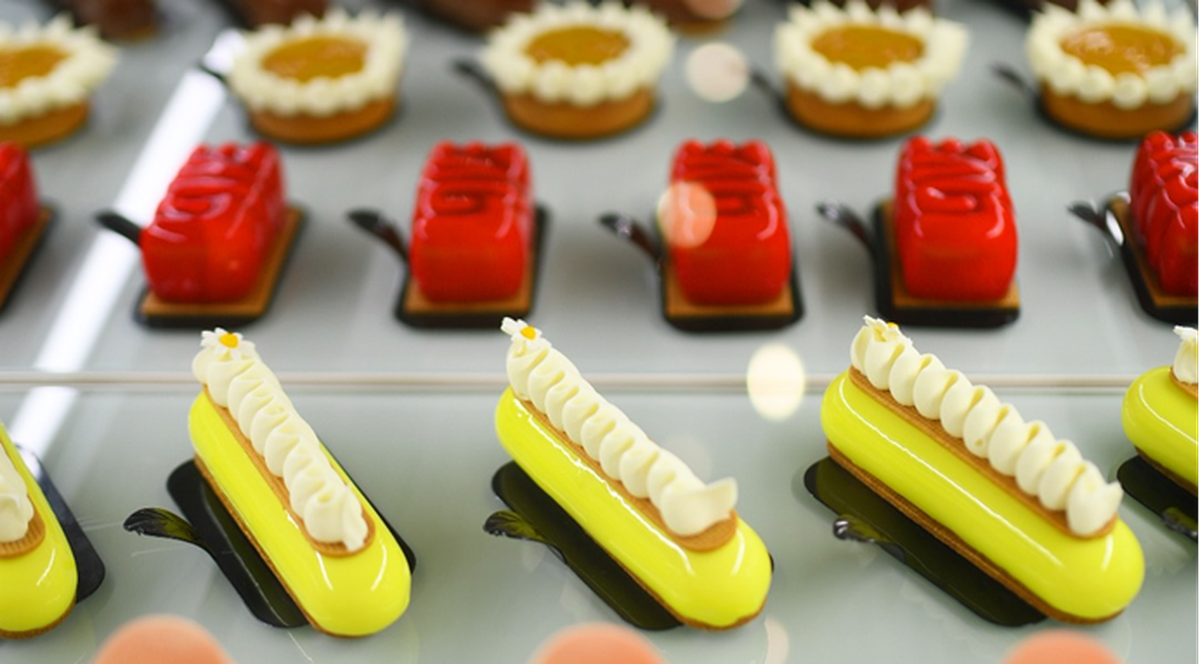 Pastry chef Antonio Bachour has opened a bakery in Coral Gables to show off his skill with baked goods.