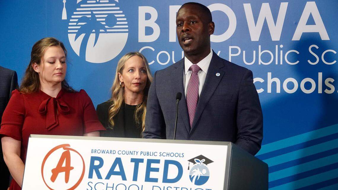 Broward school board plans to cut up to 3,000 jobs. It could save $250 million