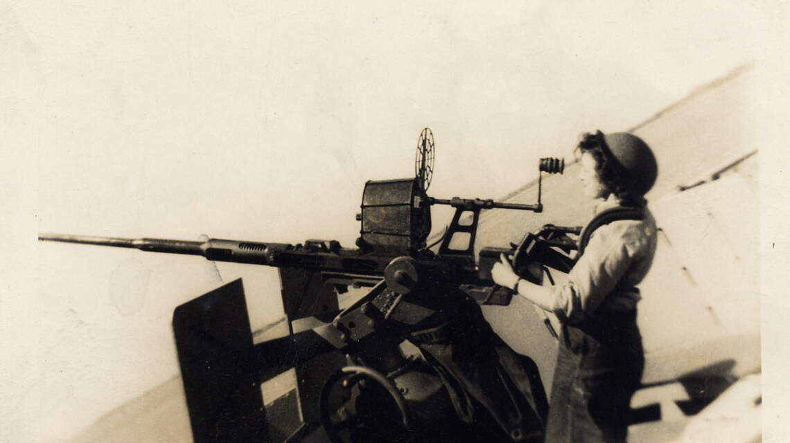 Jean Pugh, who died at 100 in Miami, served aboard a WWII ship after a first lady intervened