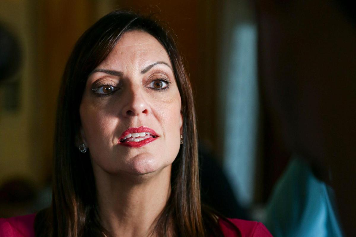 La vicegobernadora de la Florida, Jeanette Núñez, habla con reporteros mientras la Christian Family Coalition de la Florida celebra el fallo de la Corte Suprema de Estados Unidos que anula el caso Roe vs. Wade durante el Desayuno de Candidatos y Triunfos Legislativos de Miami-Dade en el Intercontinental Hotel en Doral, Florida, el sábado 25 de junio de 2022.
