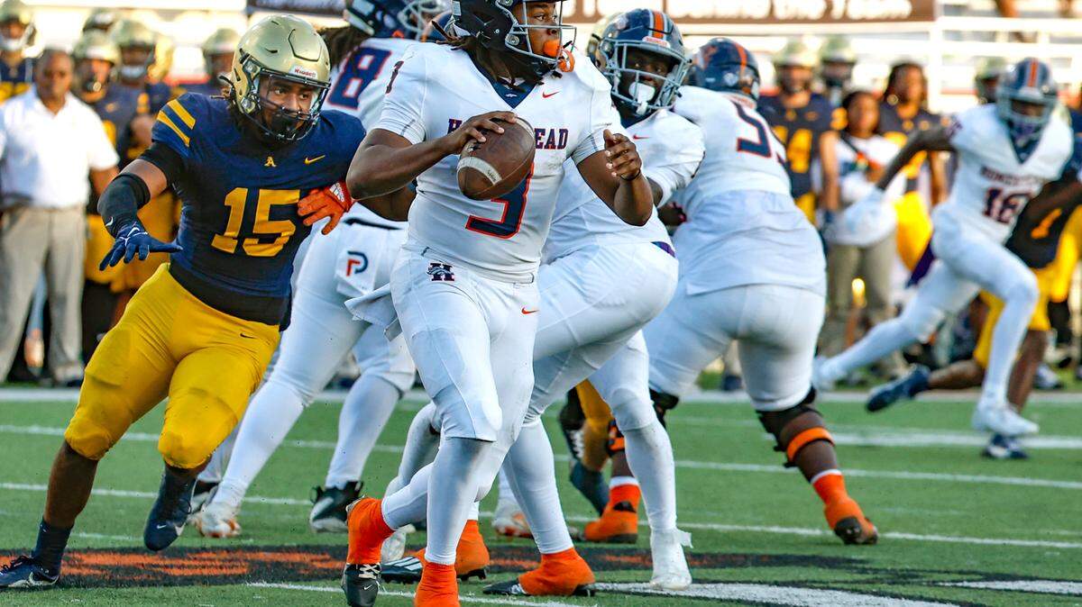 Homestead Broncos quarterback Joshua Townsend (3) looks to pass in the second half of the game against St. Thomas Aquinas in the Class 3M state championships at Bragg Memorial Stadium in Tallahassee, Florida on Saturday, December 9, 2023.