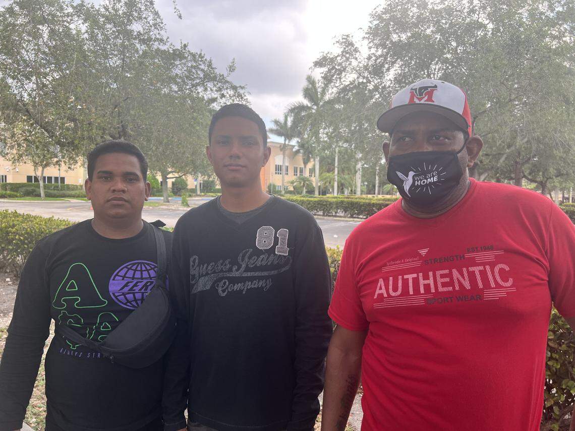 Alexis Meléndez, right, with his nephew José Mendez, center, and his cousin Miguel Lopez. The family members left Venezuela together in January to come to the United States. Unable to find a place to stay, they slept in a Doral park.