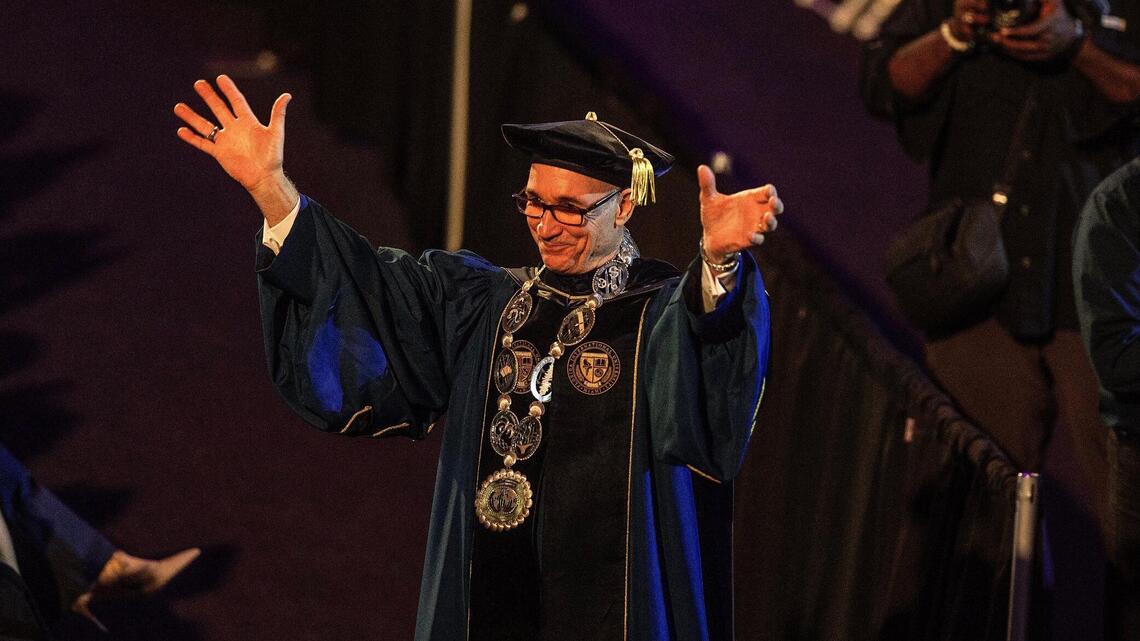 ‘Un cambio en nuestra narrativa’: FIU se sitúa entre las mejores universidades de la Florida