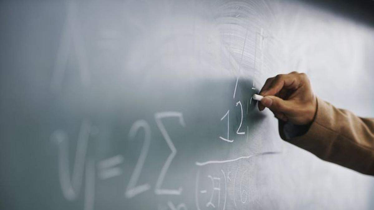 In Florida, there are 3,500 unfilled teaching positions in public schools.