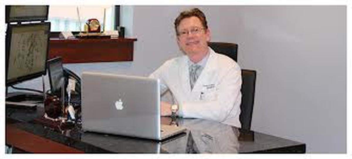 Dr. Timothy Murray, an oncology surgeon who formerly worked at the Bascom Palmer Eye Institute