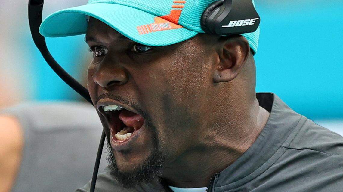 Dolphins players bemoan Flores firing. And analysts, NFL people rip team: ‘I’m appalled’