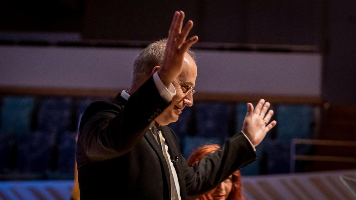 Miami Beach Mayor Dan Gelber acknowledges the applause from the crowd after his State of the City speech on March 7, 2022, at the New World Center in Miami Beach.