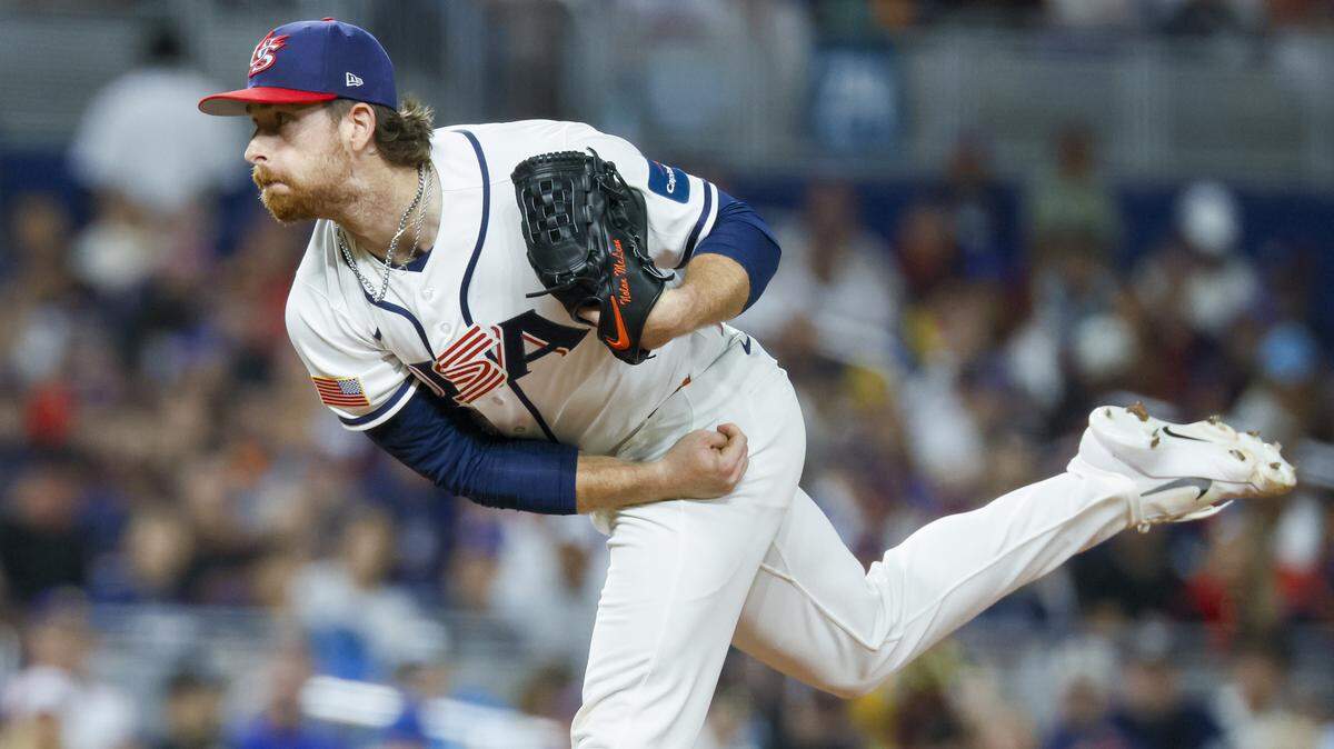United States pitcher Nolan McLean (26) pitches in the first inning during the final game of the 2026 World Baseball Classic at loanDepot park on Tuesday, March 17, 2026. 