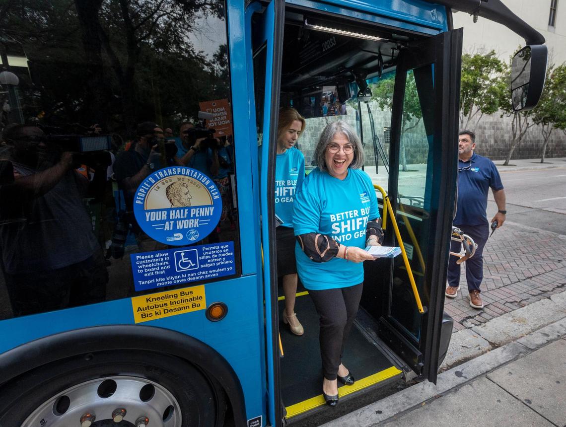 As a county commissioner, Daniella Levine Cava sponsored legislation requiring the county to pursue a “gold standard” design for the county’s new rapid-transit bus system. Now mayor, her administration is preparing to launch the service with only limited windows of speedier travel times.