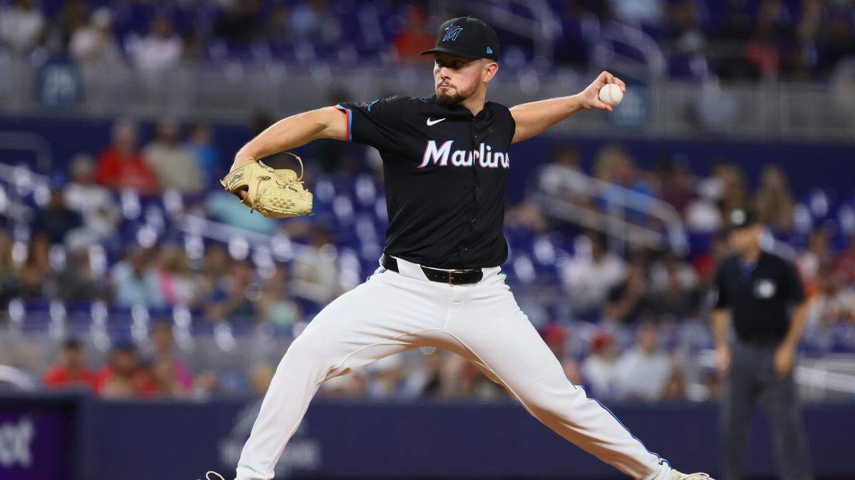 Sep 6, 2024; Miami, Florida, USA; Miami Marlins starting pitcher Austin Kitchen (91) delivers a pitch against the Philadelphia Phillies during the first inning at loanDepot Park. Mandatory Credit: Sam Navarro-Imagn Images