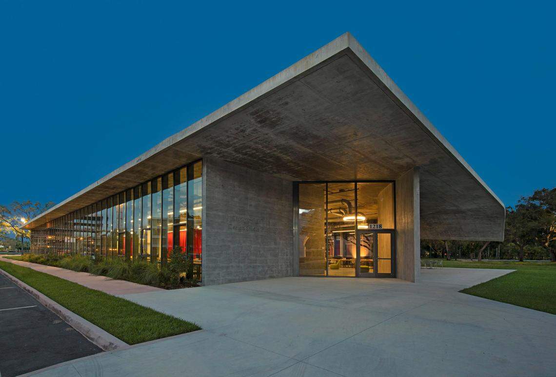 The new Thomas P. Murphy Design Studio Building at the University of Miami’s architecture school features 18-foot glass walls and a raw-concrete roof that dips at one corner to shade an outdoor terrace. The building, designed by Arquitectonica, was voted 2018 Building of the Year in the United States by readers of an online architecture journal.