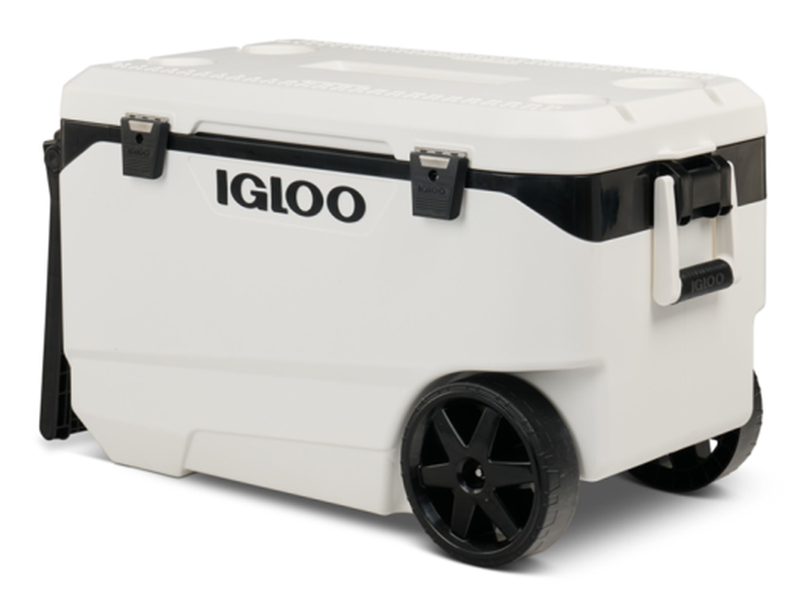 Igloo 90 Qt. Flip & Tow Rolling Cooler in White Body and Lid