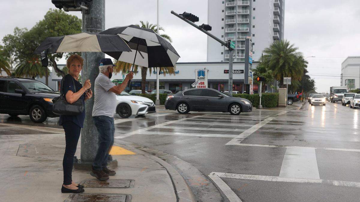 How much wind will we get from the tropical weather? Here’s an hourly guide