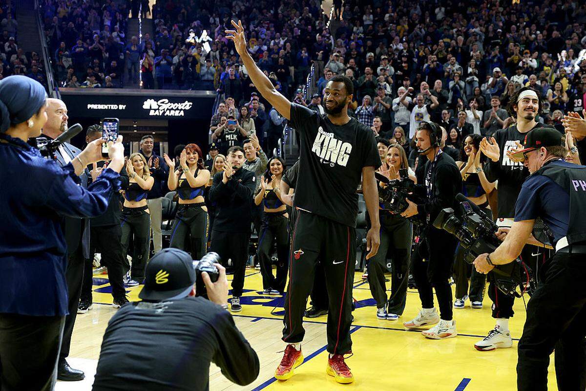 Former Golden State Warriors player, Andrew Wiggins #22 of the Miami Heat, waves to the crowd during a ceremony honoring him before their game with the Warriors at Chase Center on January 19, 2026 in San Francisco.