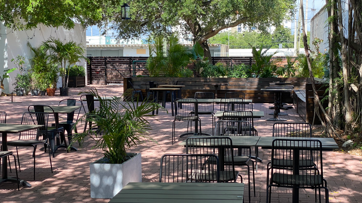 Rosie's se traslada al local abierto que es en realidad el patio trasero de su futuro restaurante. Cortesía