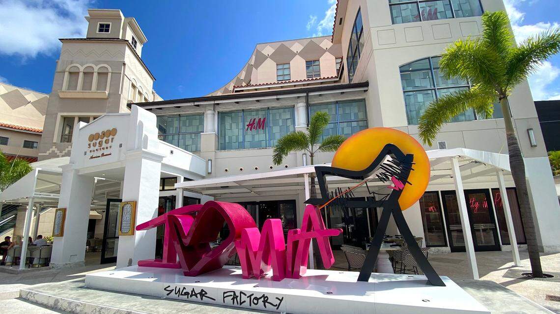 The “I Heart MIA” installation outside the Aventura Mall Sugar Factory was designed by local artist Jenny Perez. The restaurant is now closed.